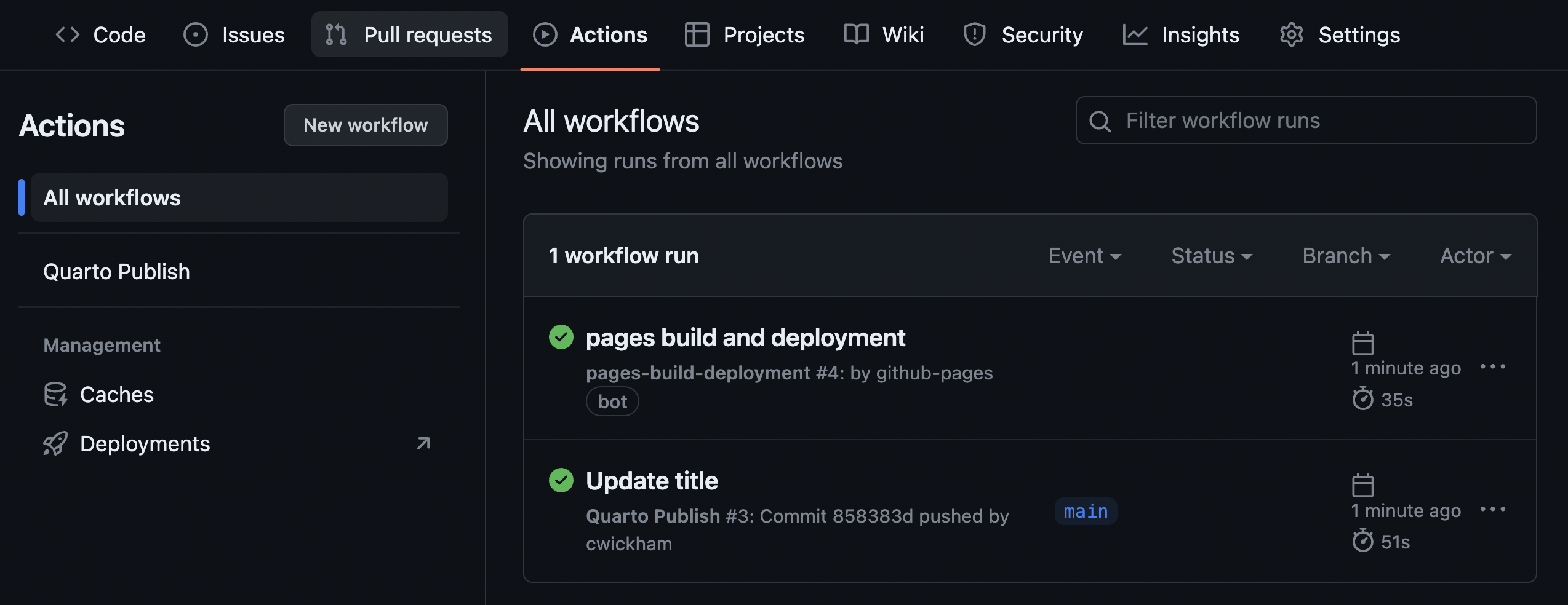 模板仓库的 Actions 页面的截图。在 Actions 下，列出了两个工作流：Quarto Publish 和 pages-build-deployment。在 All Workflows 下，相同的两个工作流都显示了绿色的对勾。